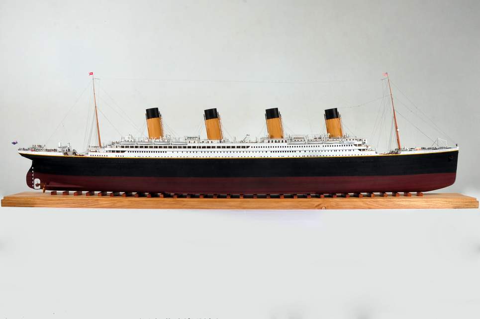 RMS Titanic,  1912