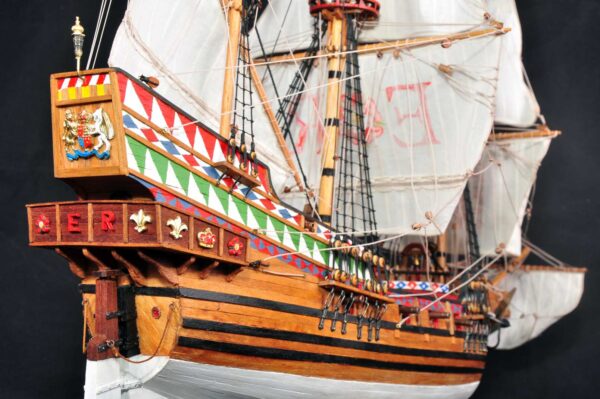 Пиратский корабль Френсиса Дрейка Golden Hind (Золотая Лань) 1:53 — изображение 2