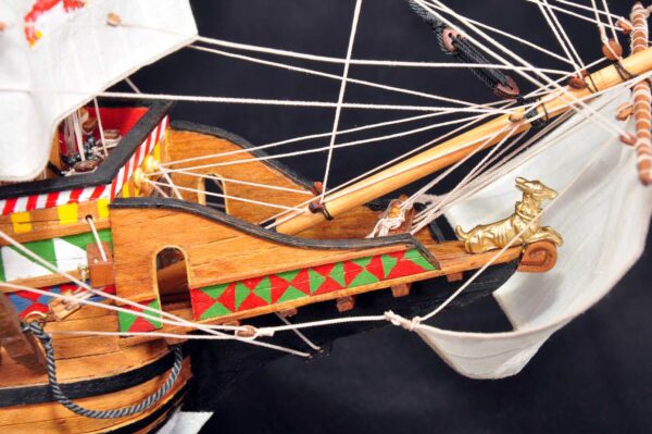 Пиратский корабль Френсиса Дрейка Golden Hind (Золотая Лань) 1:53 — изображение 3